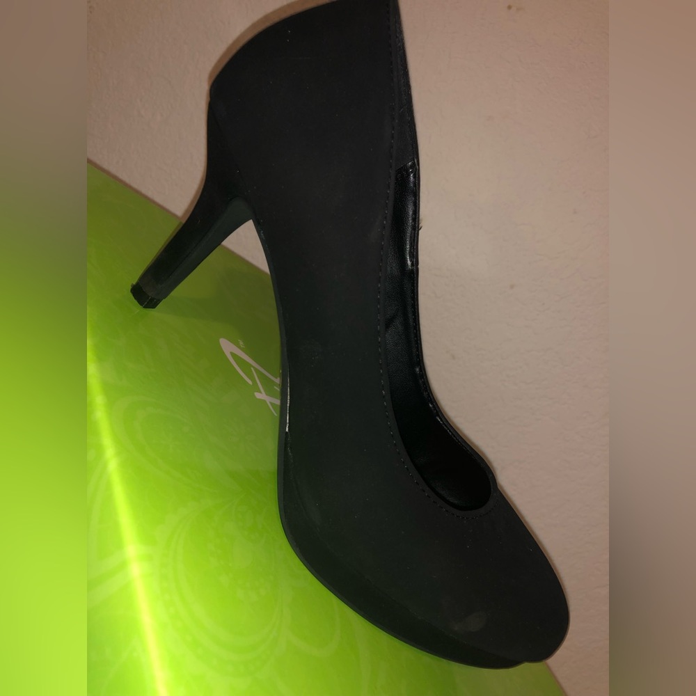 Black 3inch heels Perfect condition Sz 7